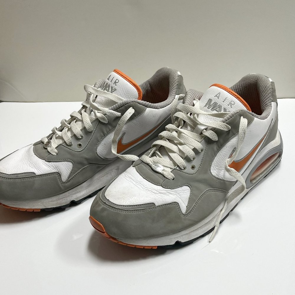 Nike Air Max International